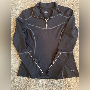 Ascend woman’s athletic pullover shirt. Size M color black.